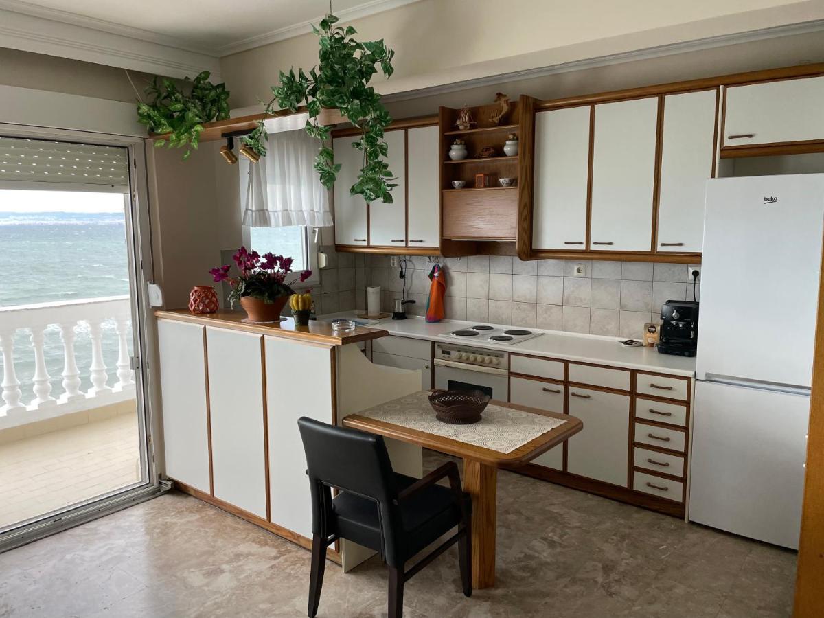 Siel Seaside Apartment Peraia  Екстер'єр фото